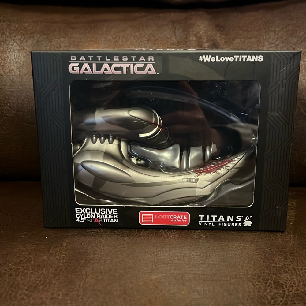 Battlestar Galactica 4.5” Loot Crate Exclusive Cyclon Raider Titans Vinyl Figure